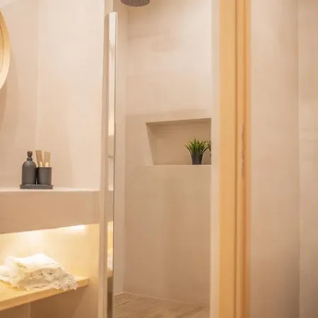 Youtopia Luxury & *