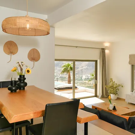 Youtopia Chora (Ios)