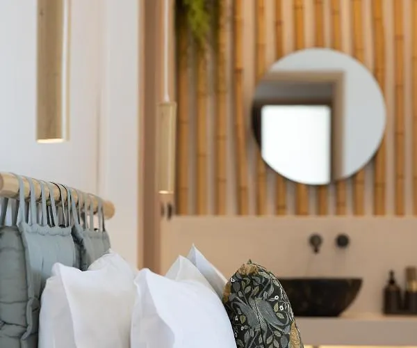 Youtopia Chora (Ios)